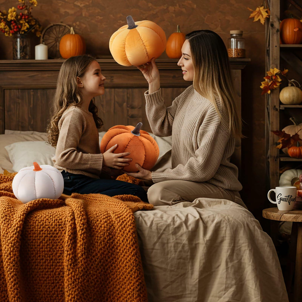 Yookeer 2PCS Halloween Pumpkin Throw Pillows Velvet 3D Soft Decorative Cushion